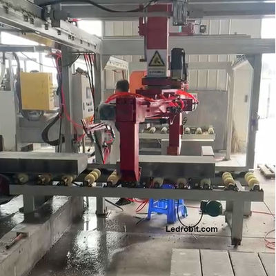 อัตโนมัติ Cnc การบรรทุกและการปลดสินค้า 3000kg ความจุ LCD Display อัตโนมัติ Palletizer