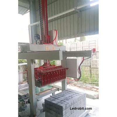 PLC ปกครอง Palletizing หุ่นยนต์แขนการสะสมภาระที่มีประโยชน์ด้วยความปลอดภัย